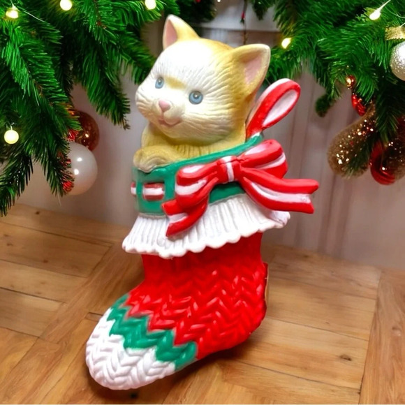 VINTAGE 1990 Carlton Cards Heirloom Collection Kitten in a Stocking Ornament - Picture 1 of 9